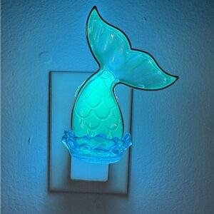 Bath & Body Works Ariel Adjustable Wallflowers Plug-in Night Light NWT